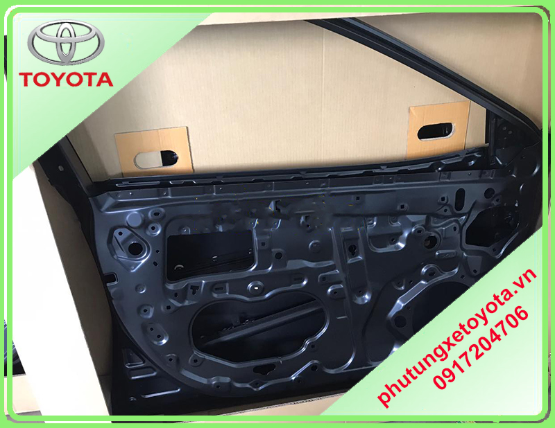 Cánh cửa trước Toyota Camry 2020
