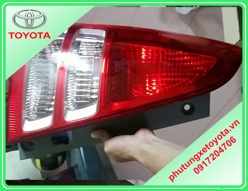 Đèn hậu Toyota Innova 2007
