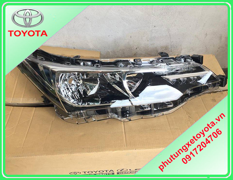 Đèn pha Toyota Altis 2018