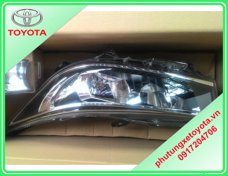 Đèn pha Toyota Innova 2016
