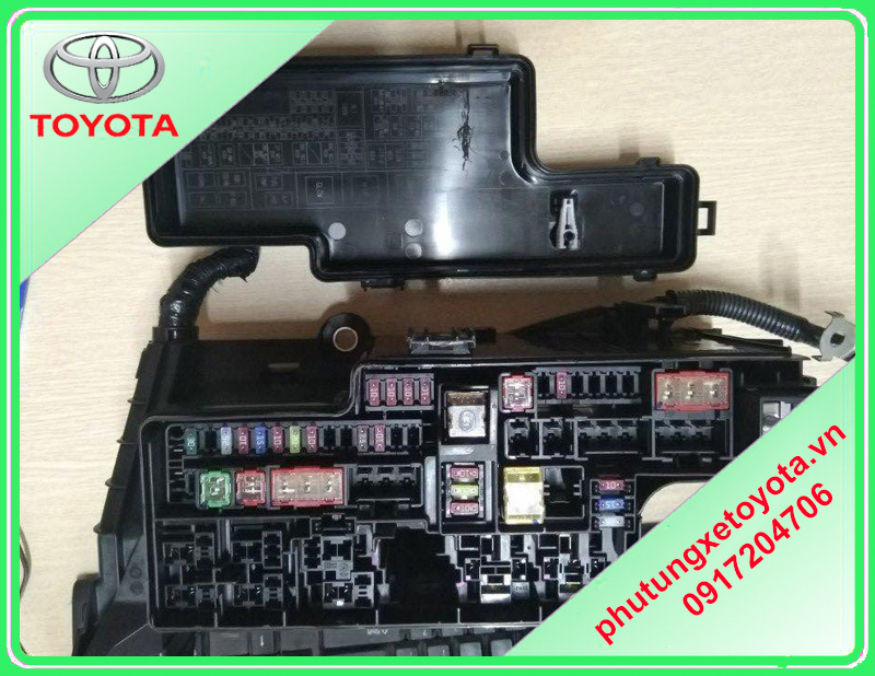 Hộp cầu chì động cơ Toyota Innova 2017