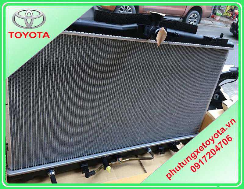 Két nước Toyota Innova 2017