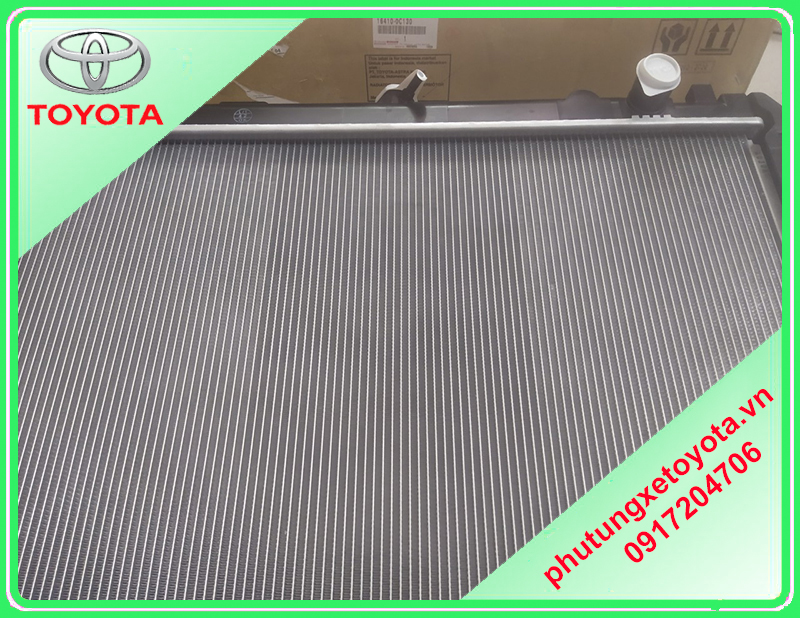 Két nước Toyota Innova (số sàn)